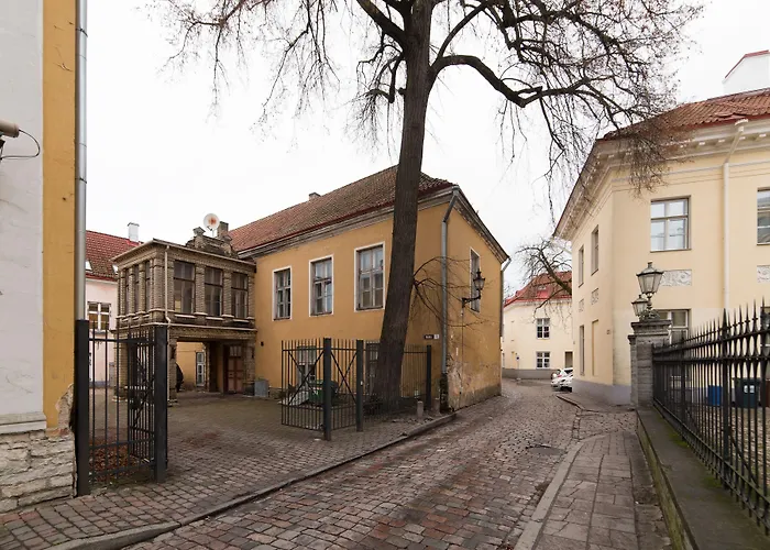Old Town Toompea تالين